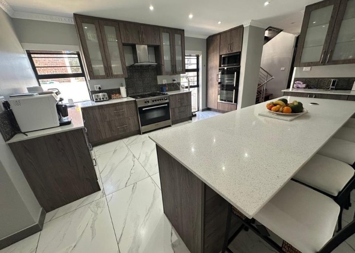 4 Bedroom Property for Sale in Noorsekloof Eastern Cape